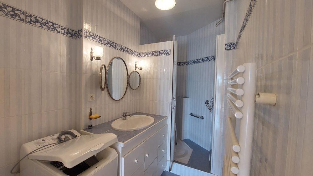 T2 loué Bocage Parc résidence senior à vendre – salle d&rsquo;eau