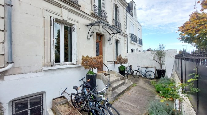 Image facade demeure maison a vendre sur saint-cyr-sur-Loire | GAUTARD Immobilier transactions
