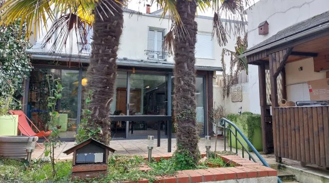 Facade et jardin maison à vendre dans le quartier prébendes sur Tours Centre | GAUTARD Immobilier transactions