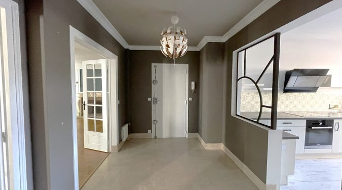 photo entrée avec porte sécurisée appartement de 150 m2 à vendre sur Tours Centre