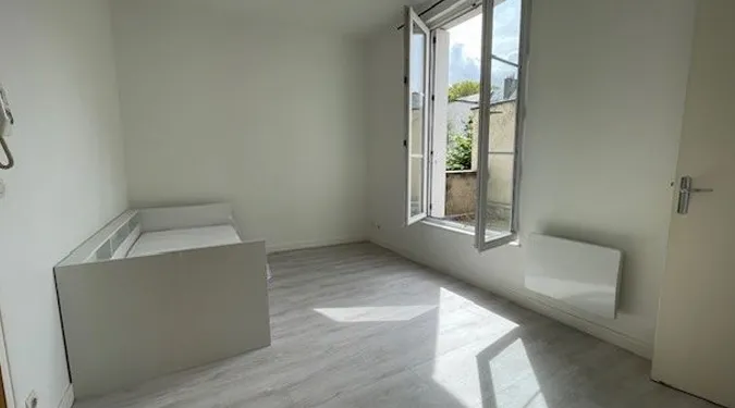 pièce principale studio avec terrase à vendre au centre de Tours | GAUTARD Immobilier transactions
