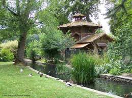 Le jardin botanique de Tours est un superbe parc comme il en existe beaucoup au cœur de la ville de tours en Indre et Loire 37