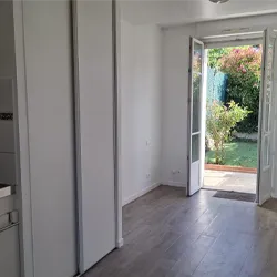 Photo pièce à vivre studio avec jardin privatif à louer sur Joué-les-Tours proche parc de Grandmont et facultés | GAUTARD Immobilier Gestion Locative