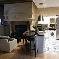 Vue pièce à vivre Appart Type 3 de 70 m2 env. dans immeuble rénové à louer sur Tours Centre | GAUTARD Immobilier Gestion Locative